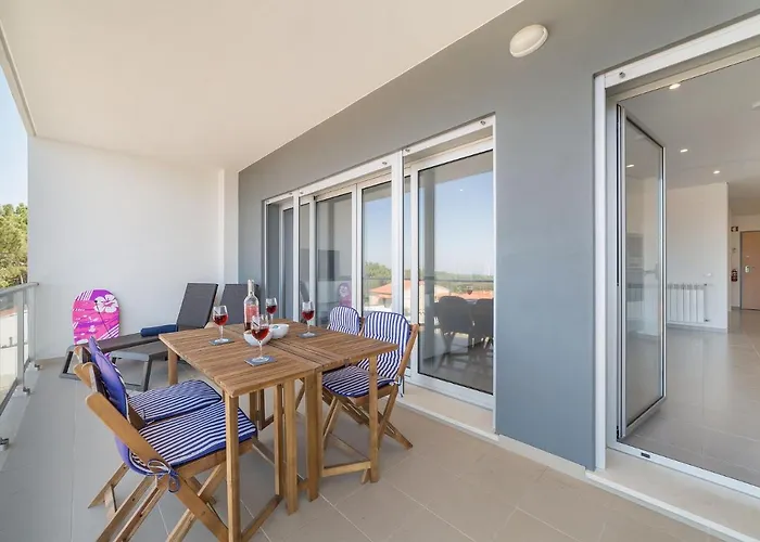 Apartament Muralha 2 - - By Sch *