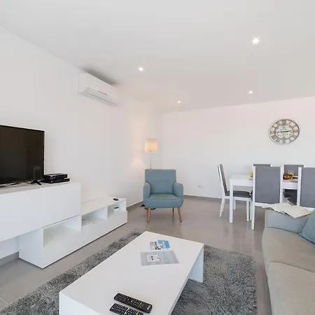 Apartamento Muralha 2 - - By Sch *